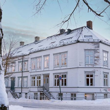 The Golden Lion Street Getaway Apartment Trondheim Exterior foto